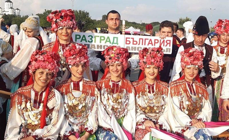 Капанският ансамбъл участва в Международния фолклорен фестивал „Цветята на Бараган“ в румънския град Слобозия